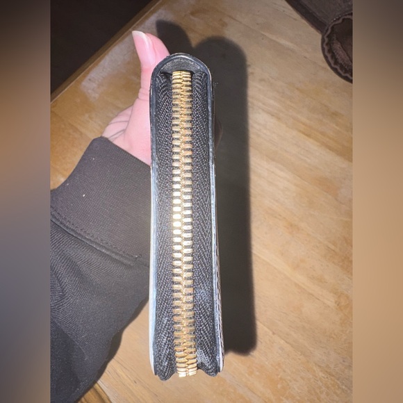 MCM Zip-around continental wallet | Black & white | Gold hardware - Picture 4 of 8